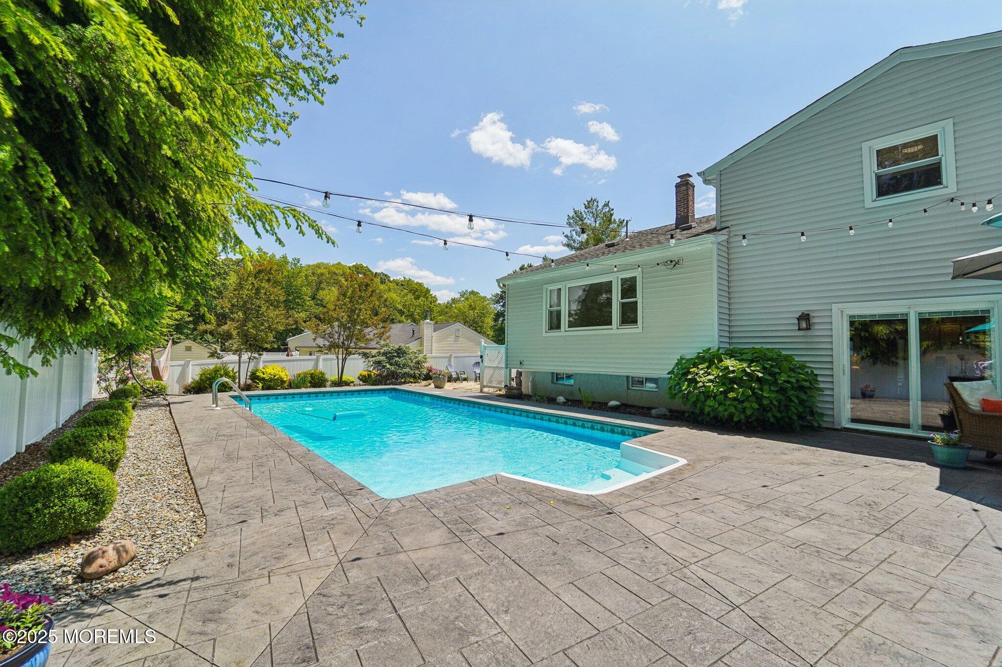 35 Poet Drive