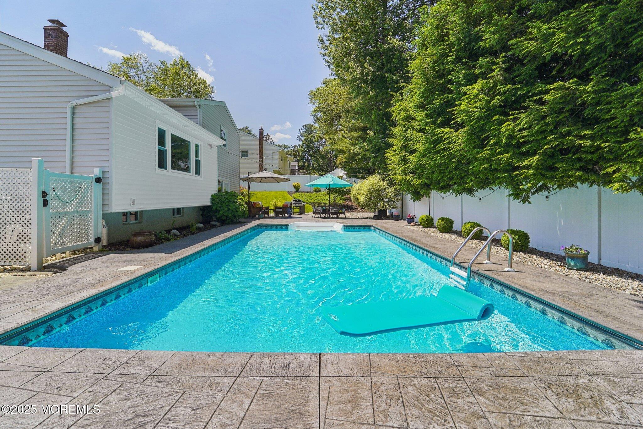 35 Poet Drive