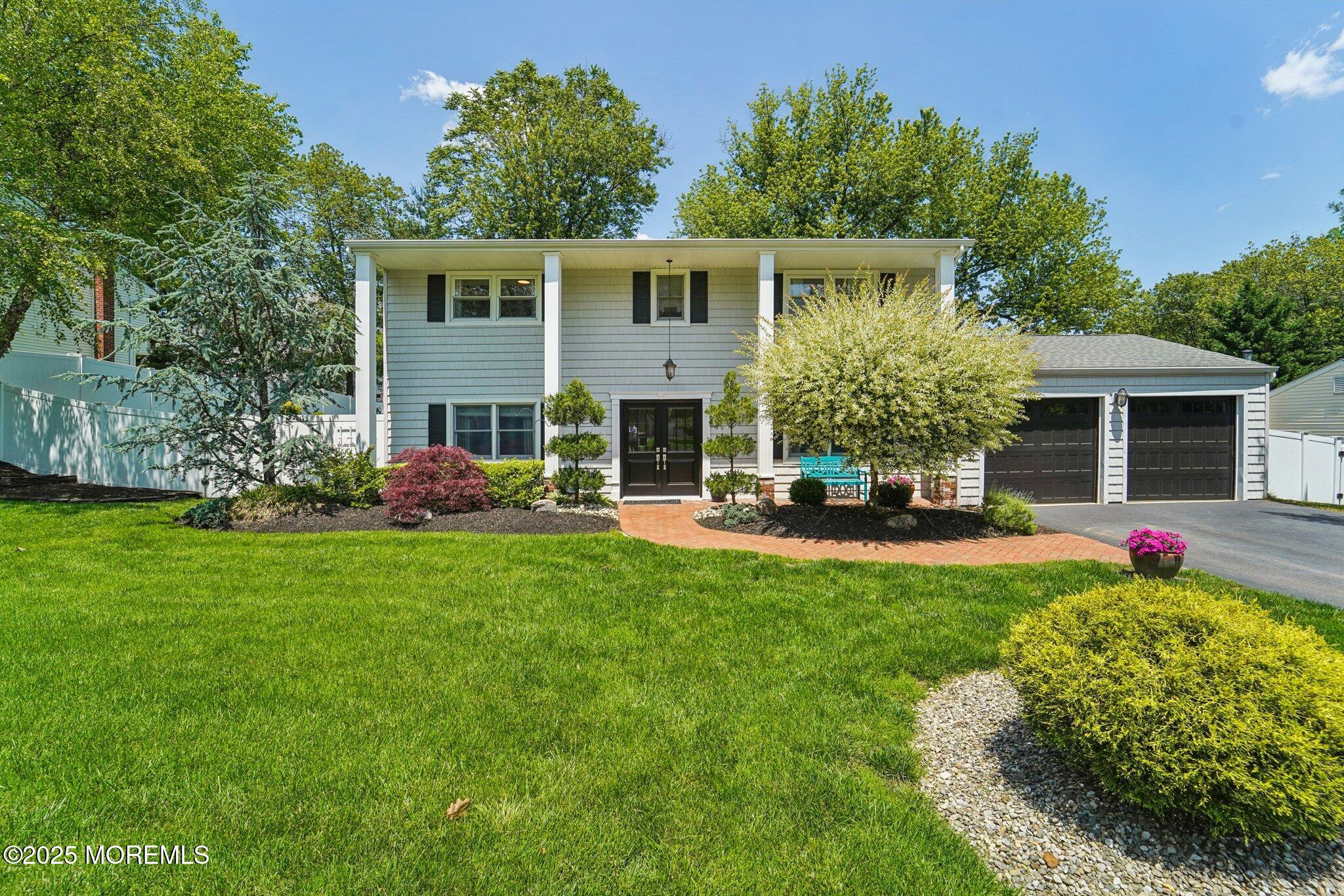 35 Poet Drive