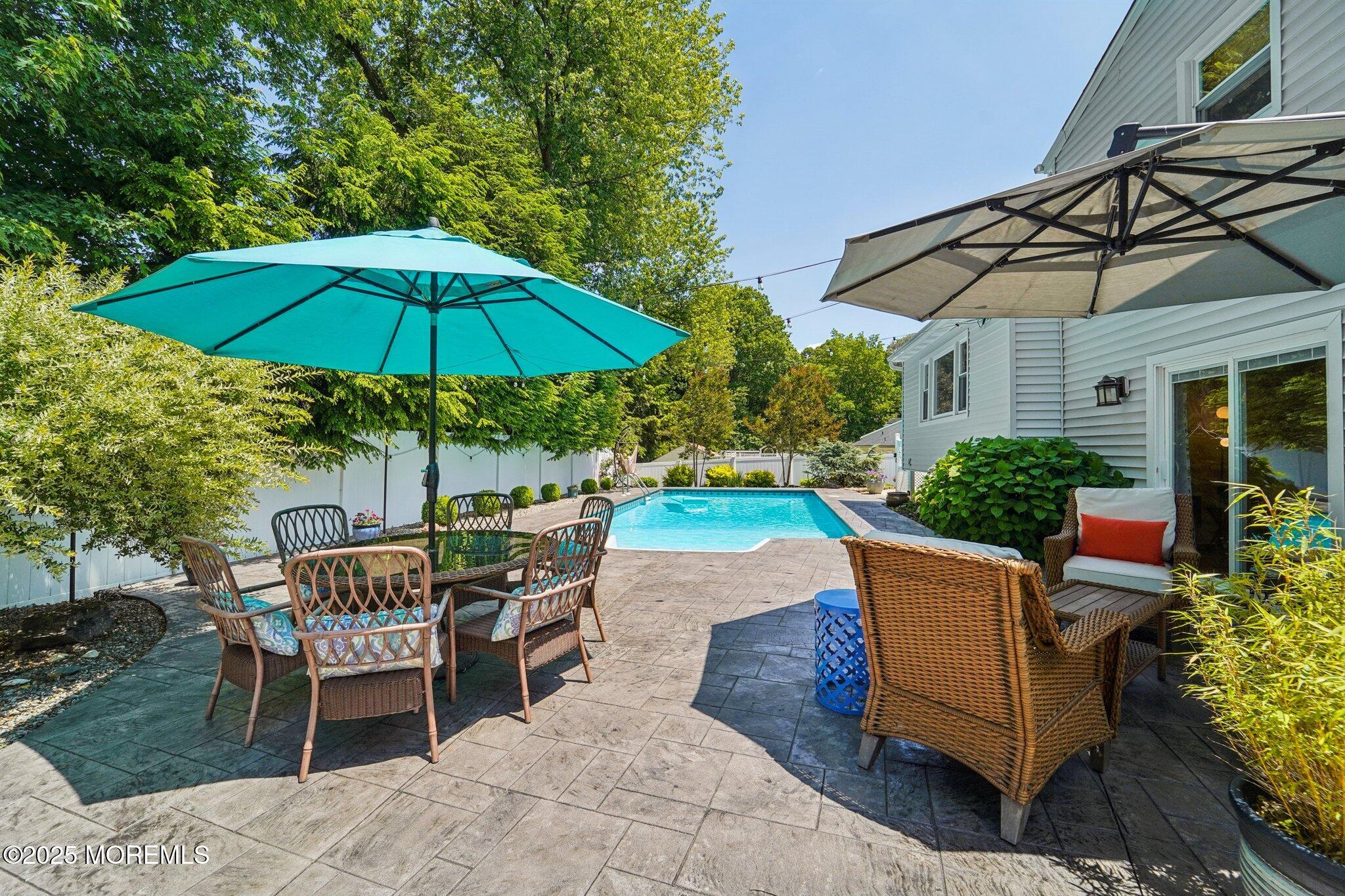 35 Poet Drive