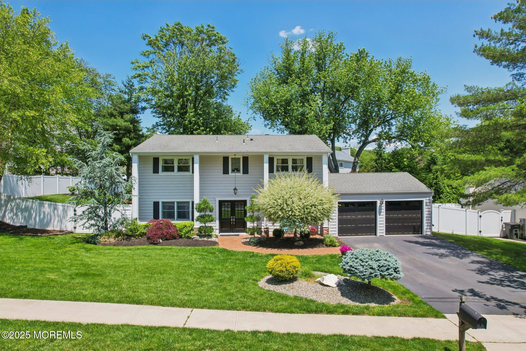 35 Poet Drive