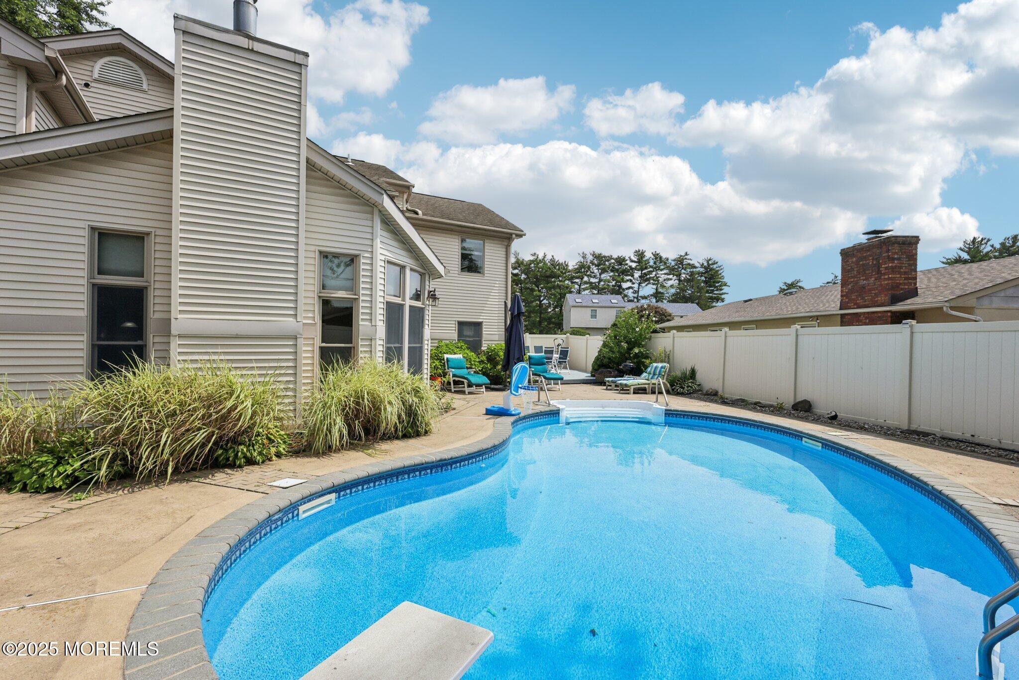 40 North Circle
