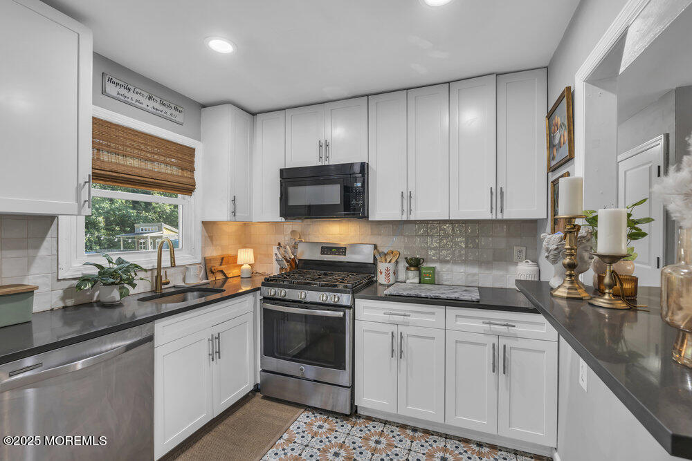 415 Robbins Road