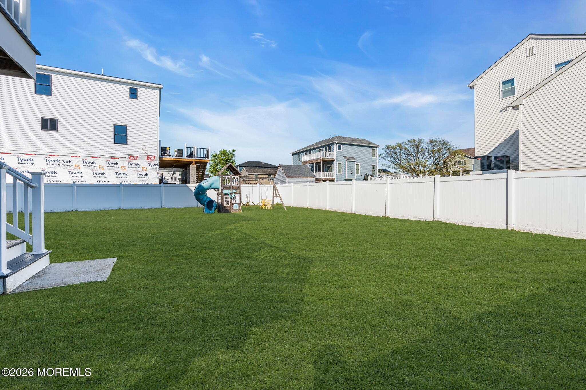 607 Bay Avenue