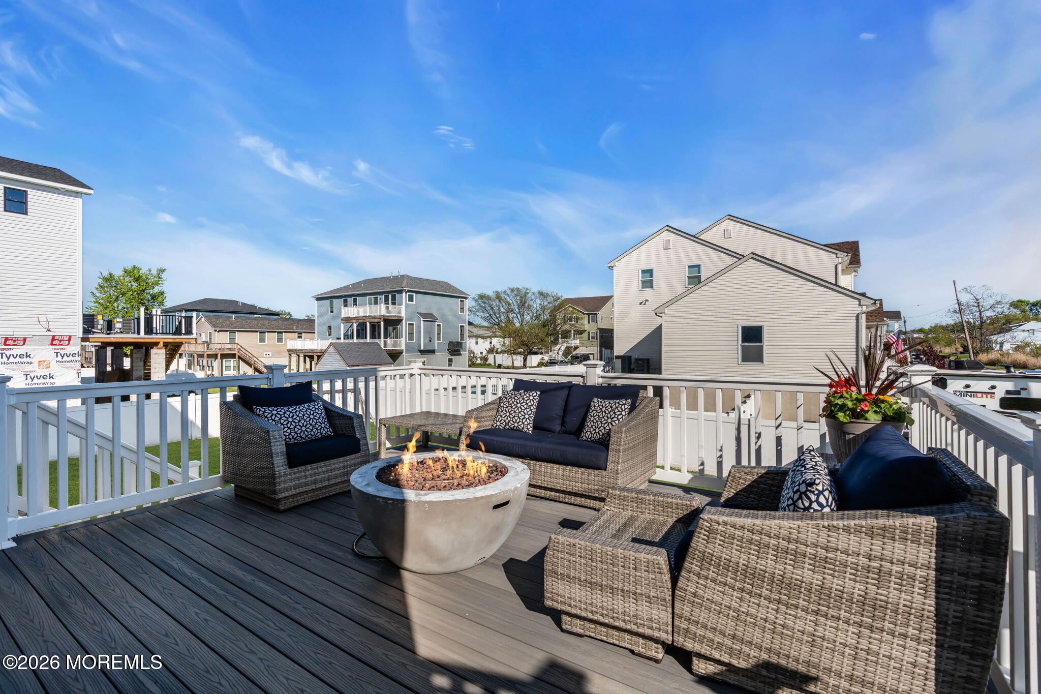 607 Bay Avenue