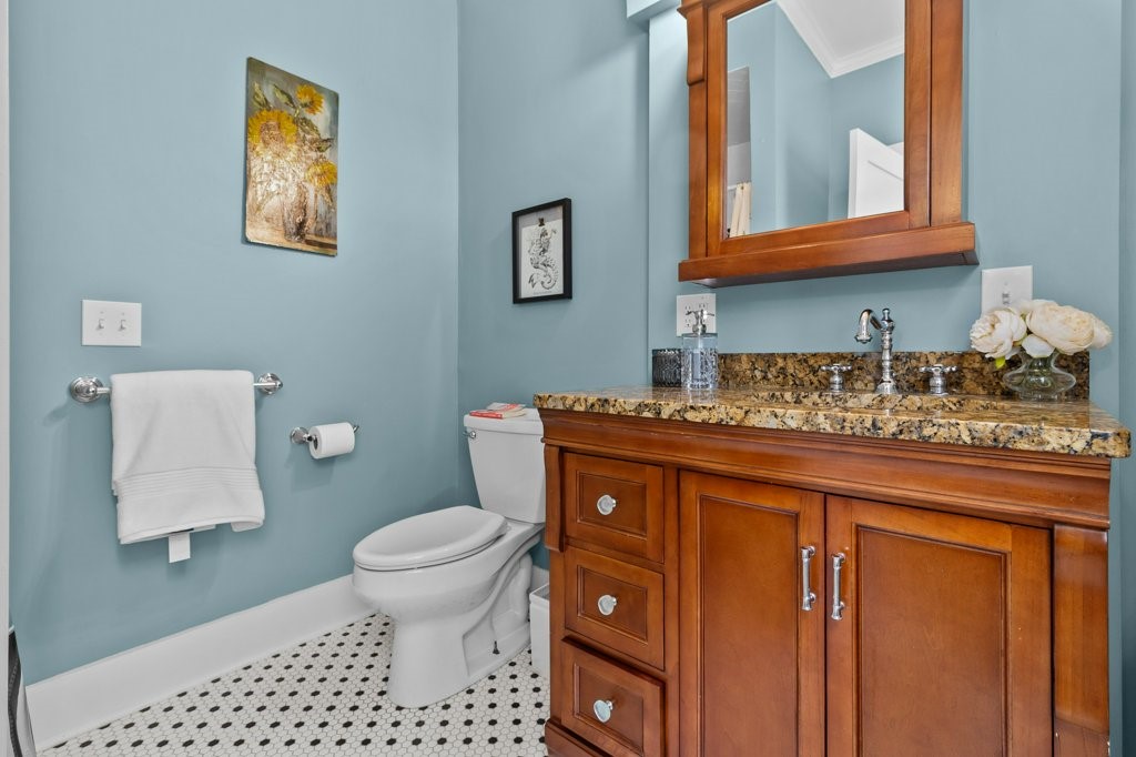 23 Mann Avenue 4