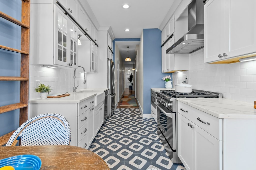 23 Mann Avenue 4