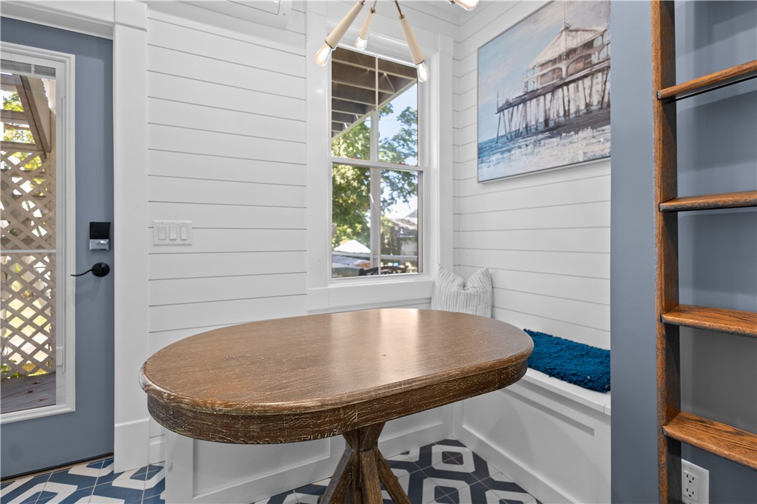 23 Mann Avenue 4