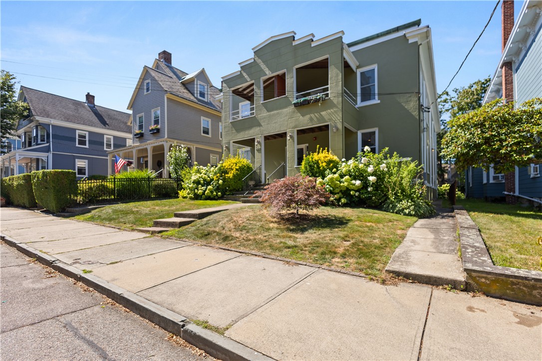 23 Mann Avenue 4