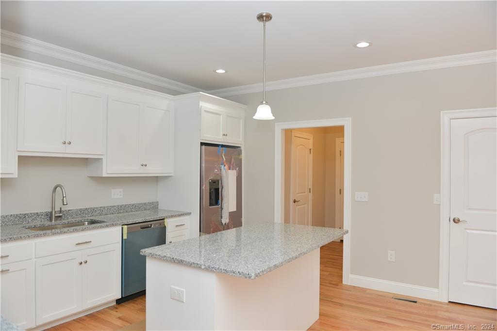 220 Boulder Court 220
