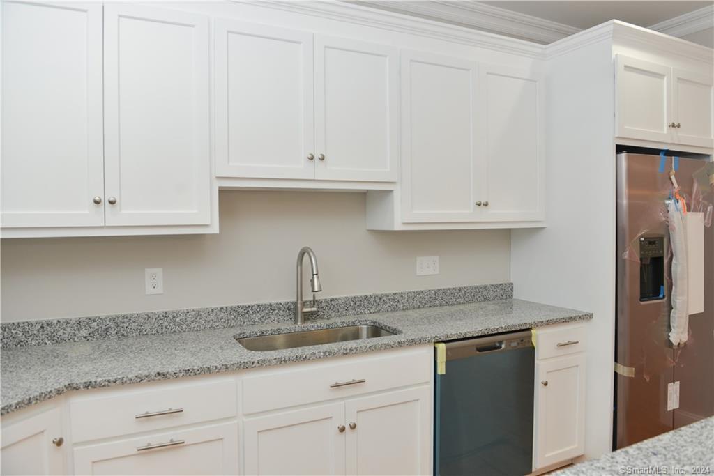 220 Boulder Court 220