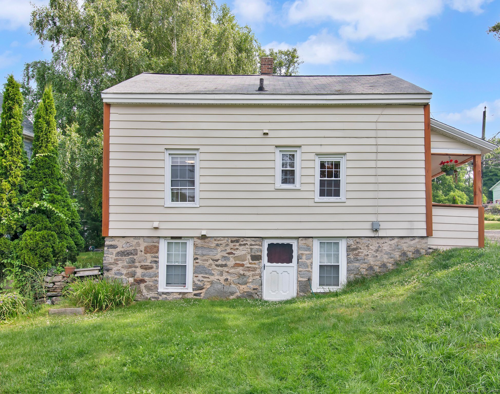 18 Center Street