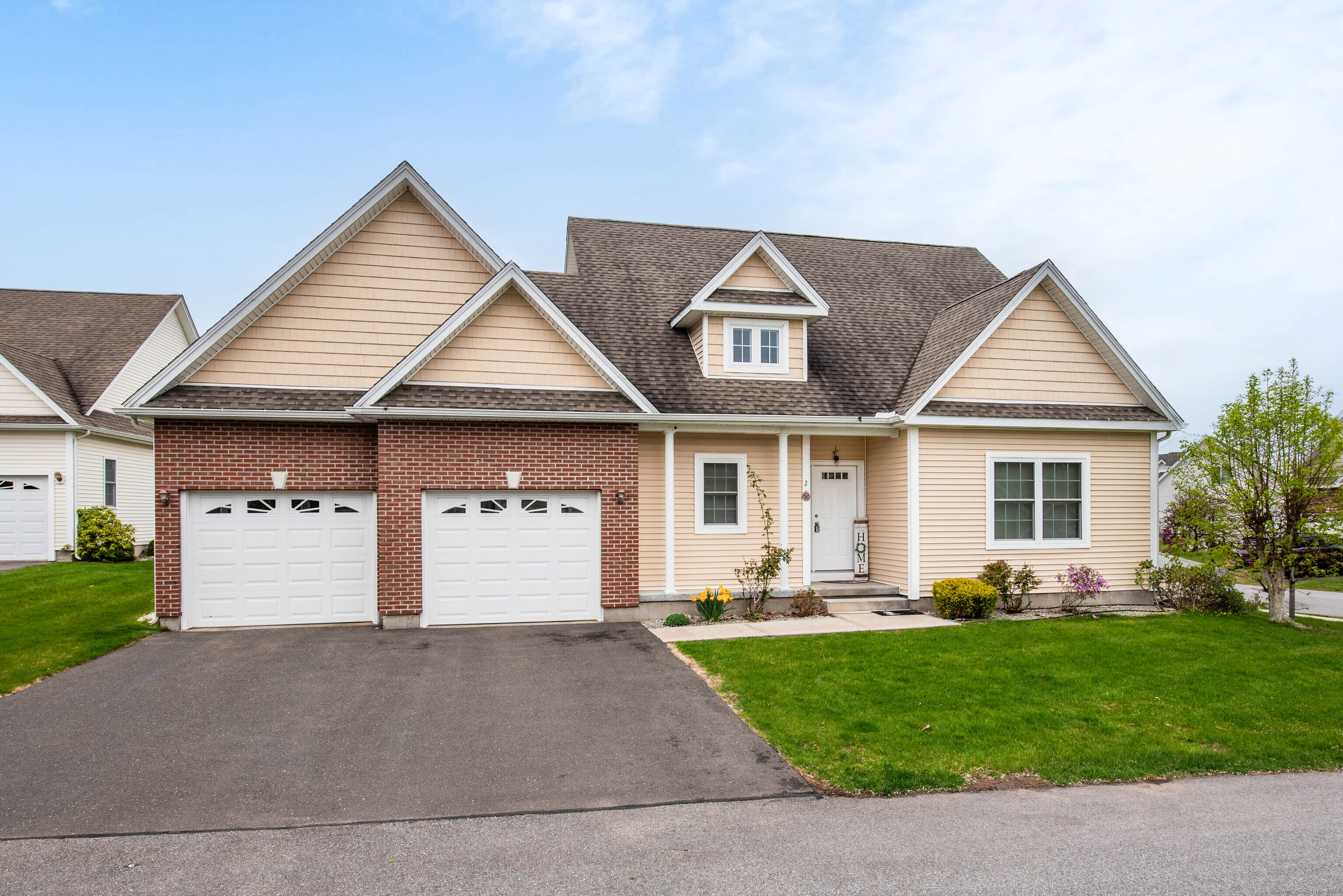 2 Christopher Court 2