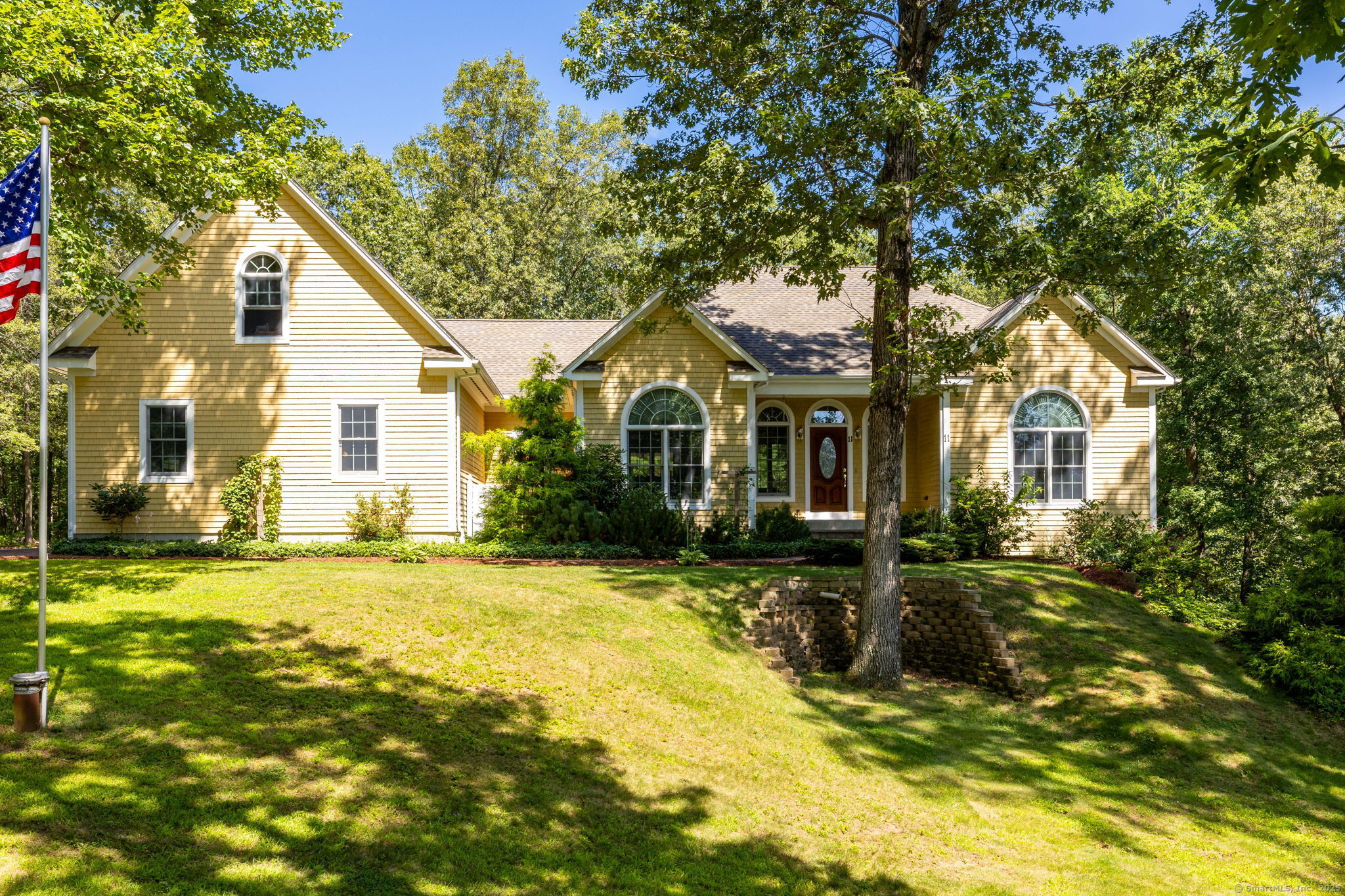 11 Eastland Drive