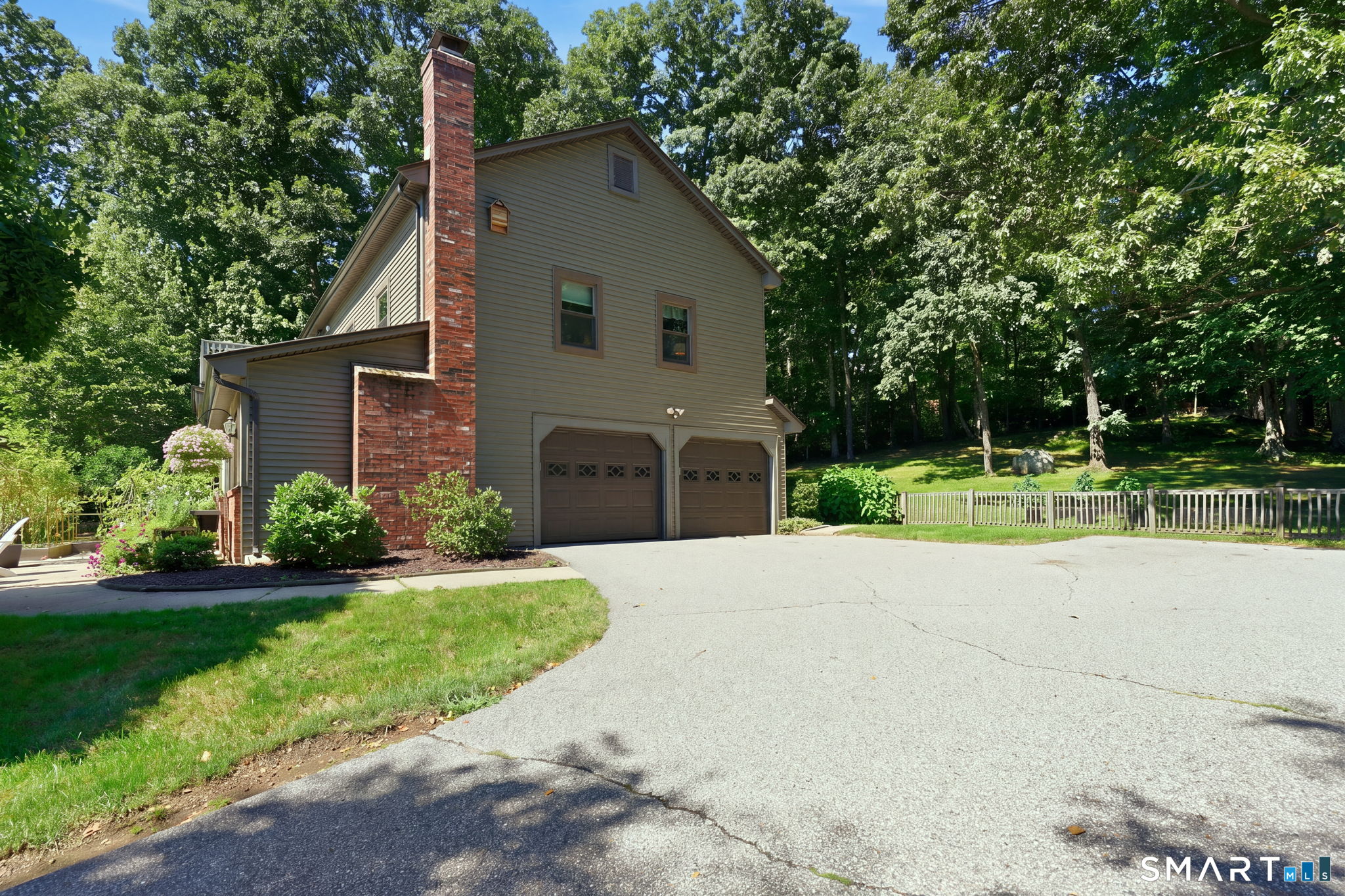 11 Falls Circle