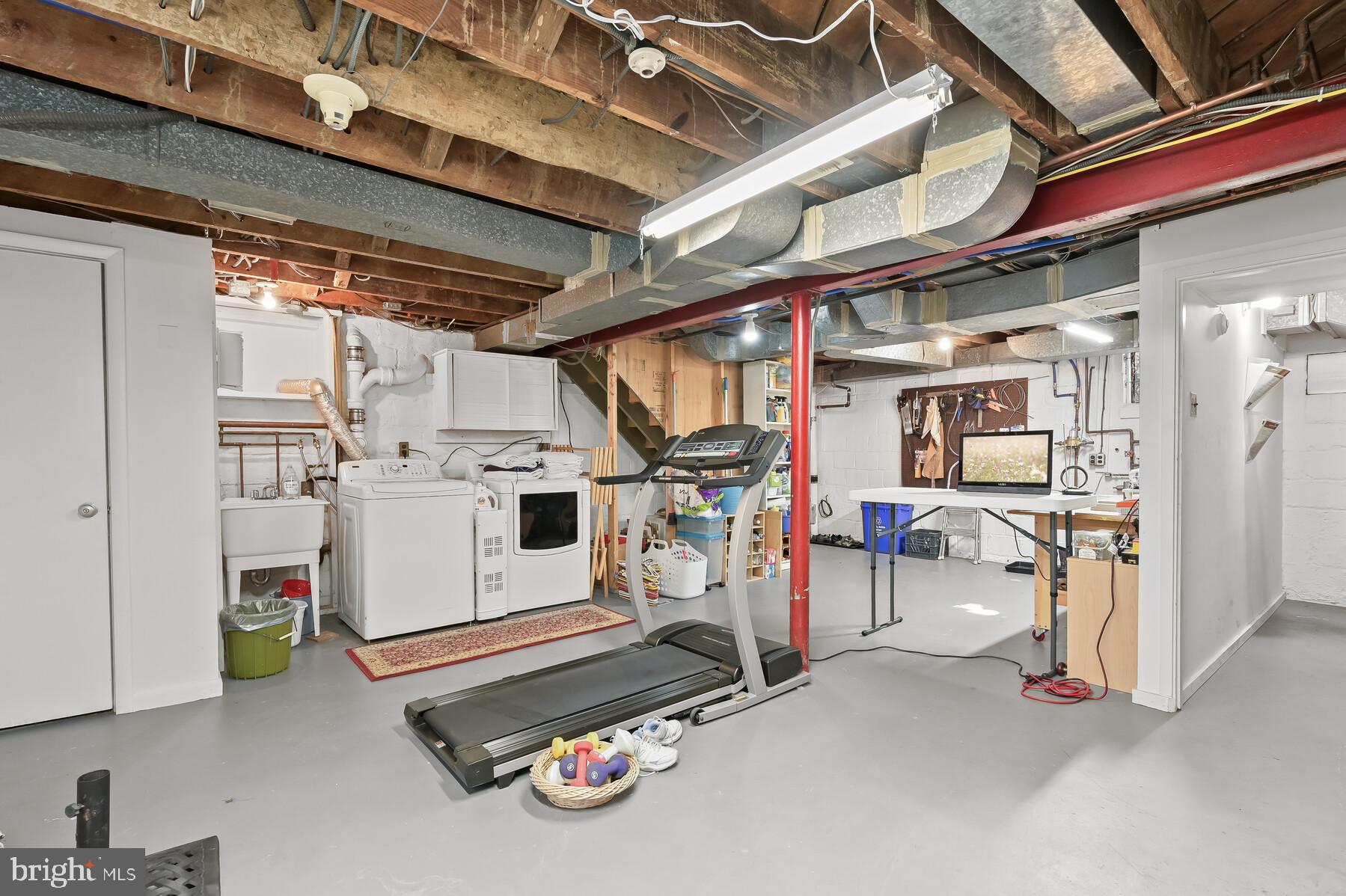 5306 MARLYN DRIVE