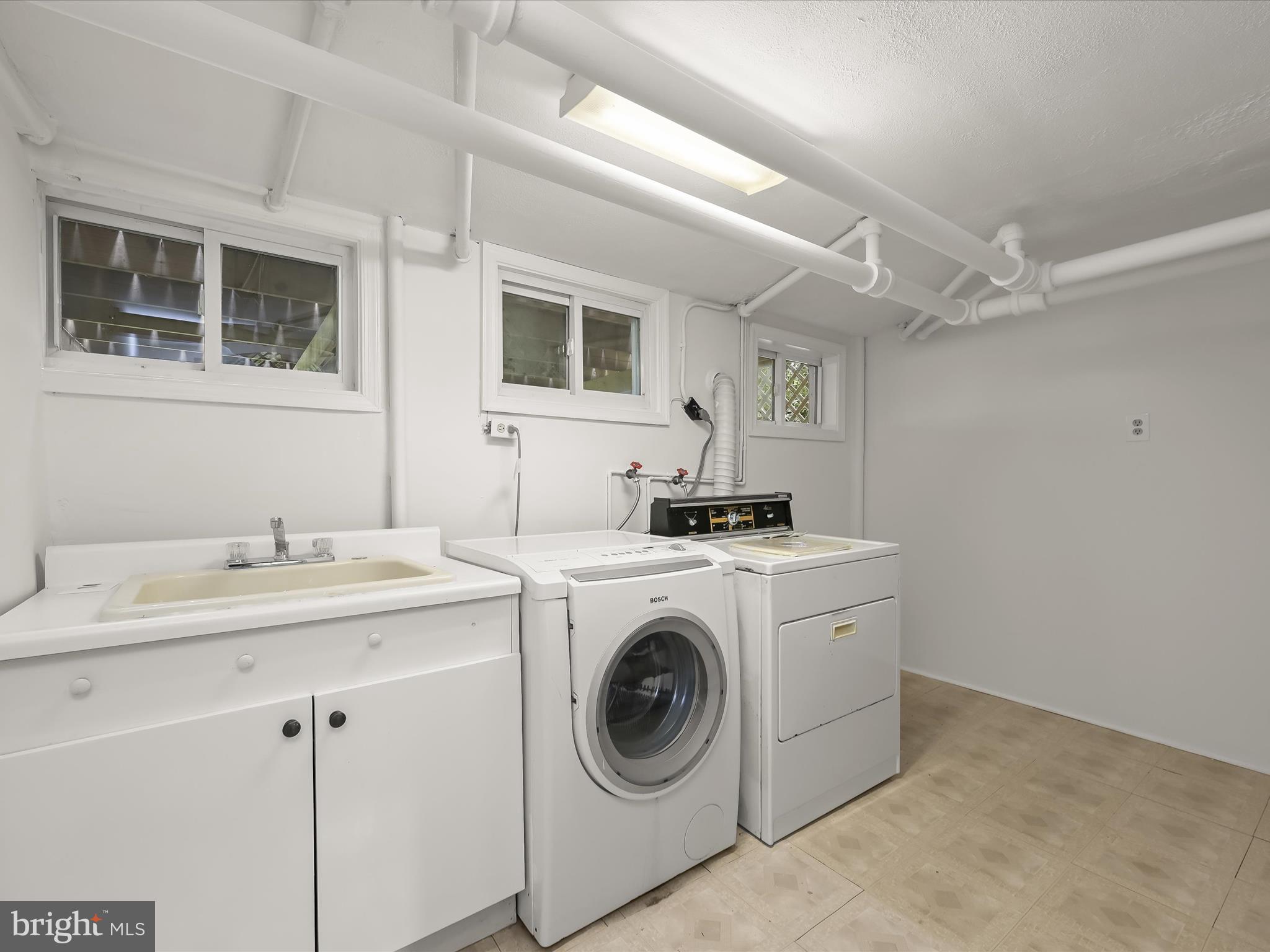 4822 CUMBERLAND AVENUE