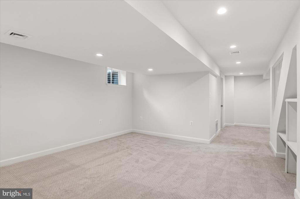3205 CUMMINGS LANE