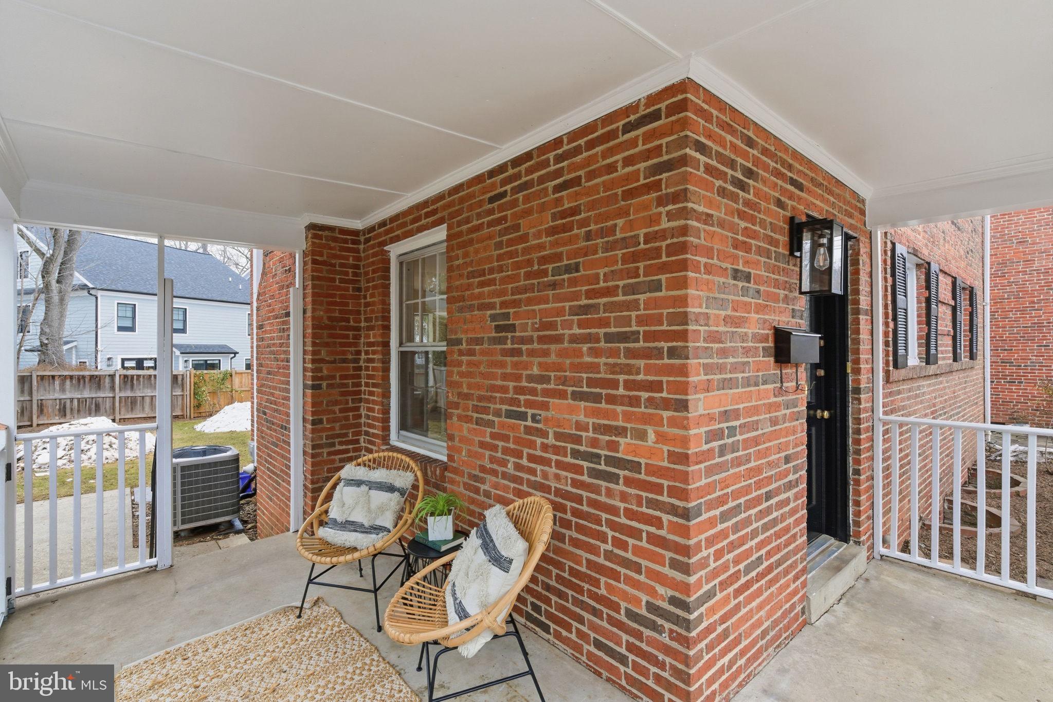 5623 HUNTINGTON PARKWAY