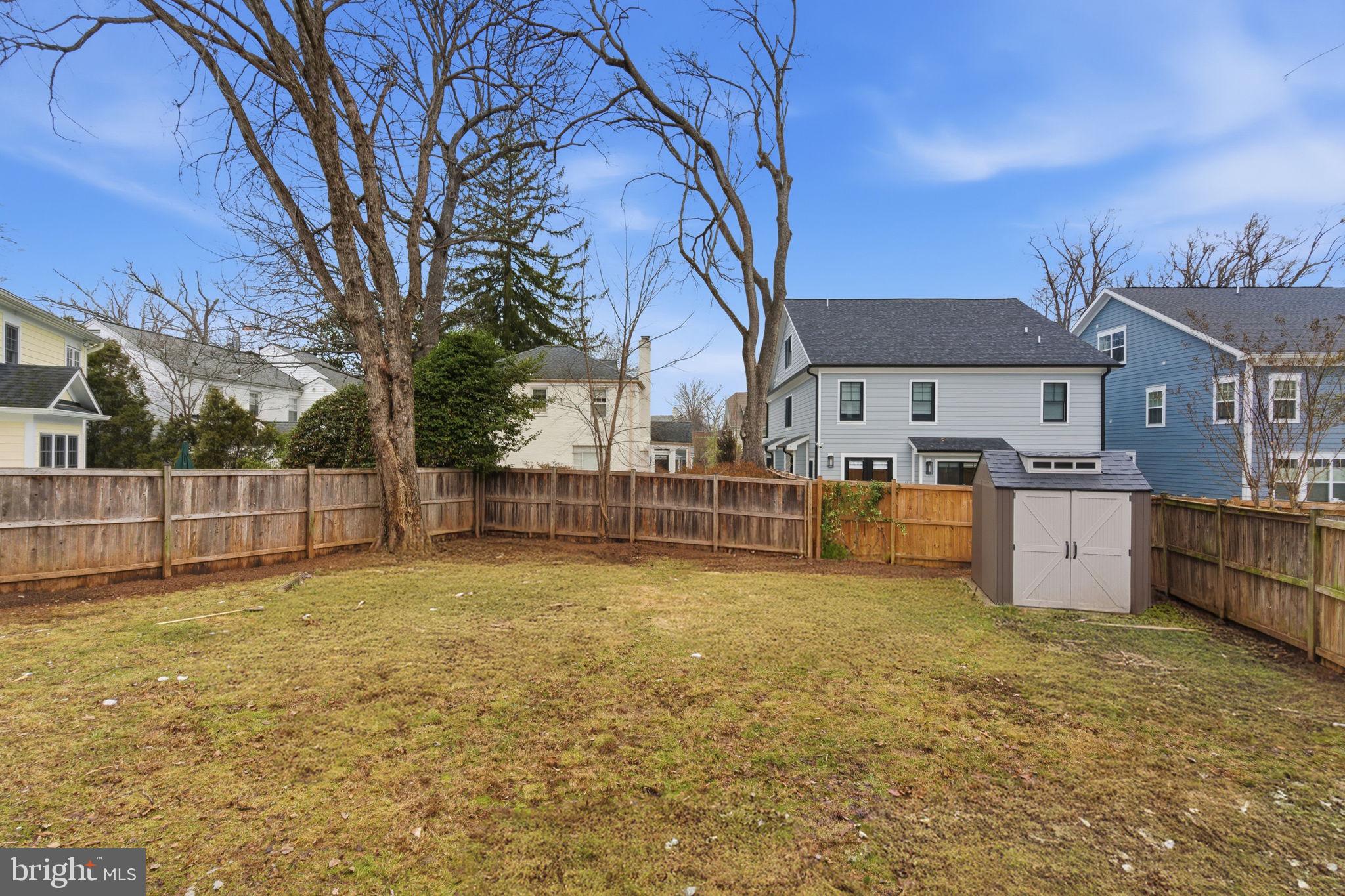5623 HUNTINGTON PARKWAY
