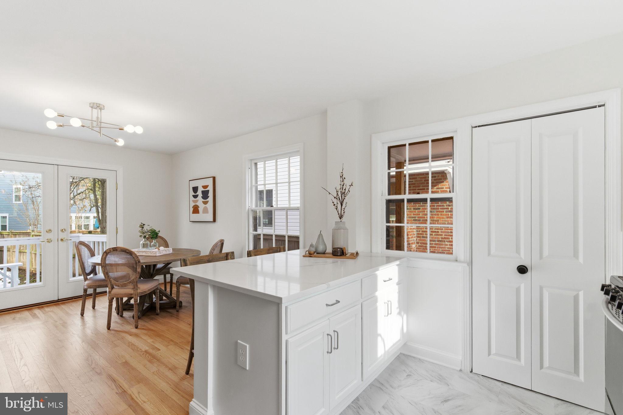5623 HUNTINGTON PARKWAY