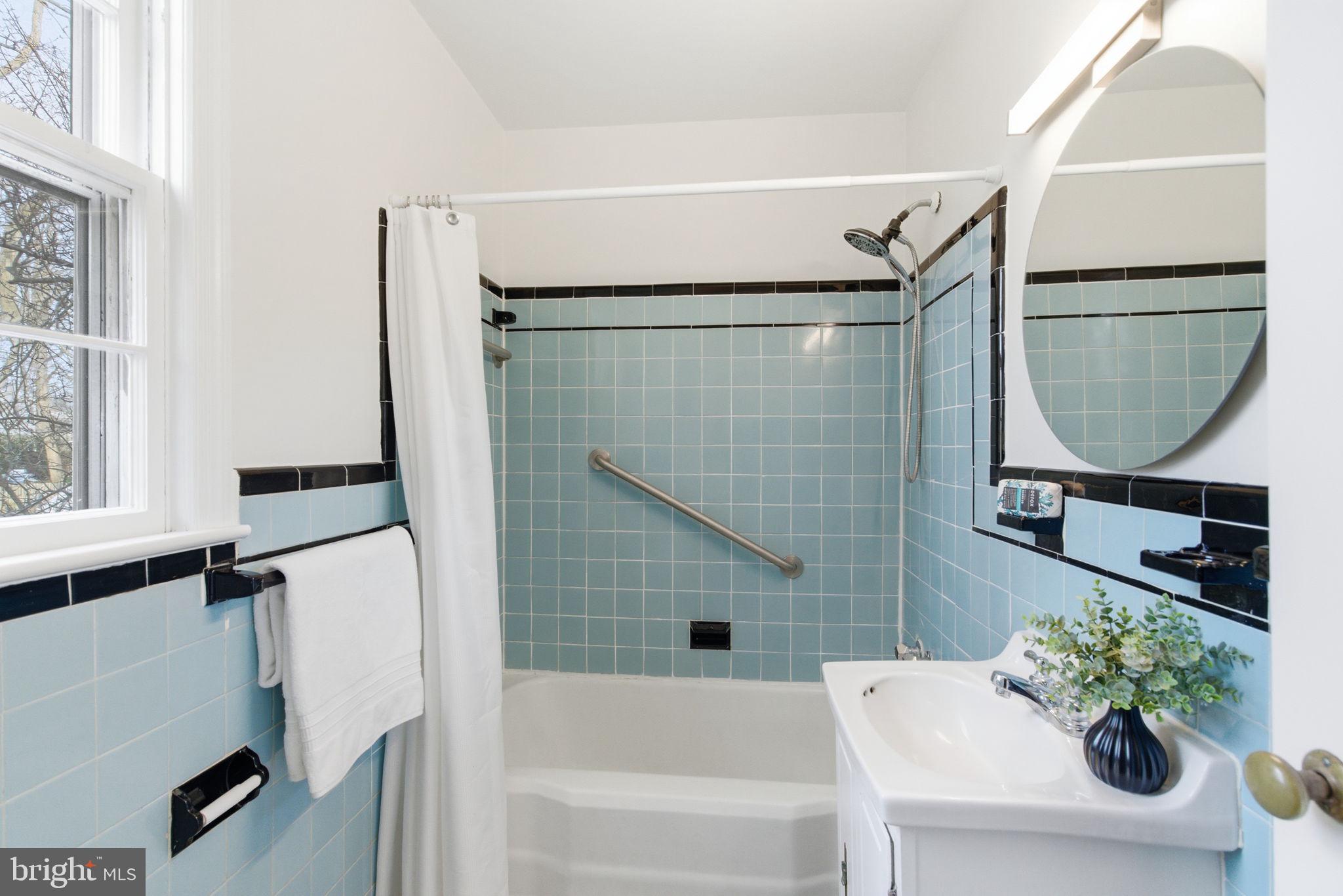 5623 HUNTINGTON PARKWAY