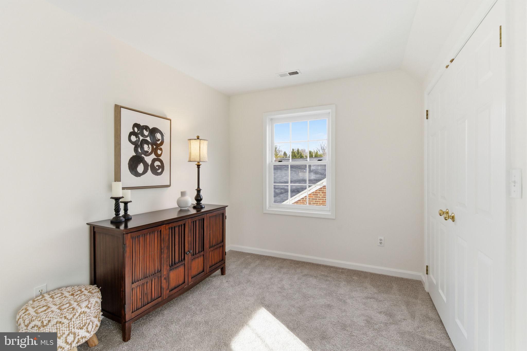 5623 HUNTINGTON PARKWAY