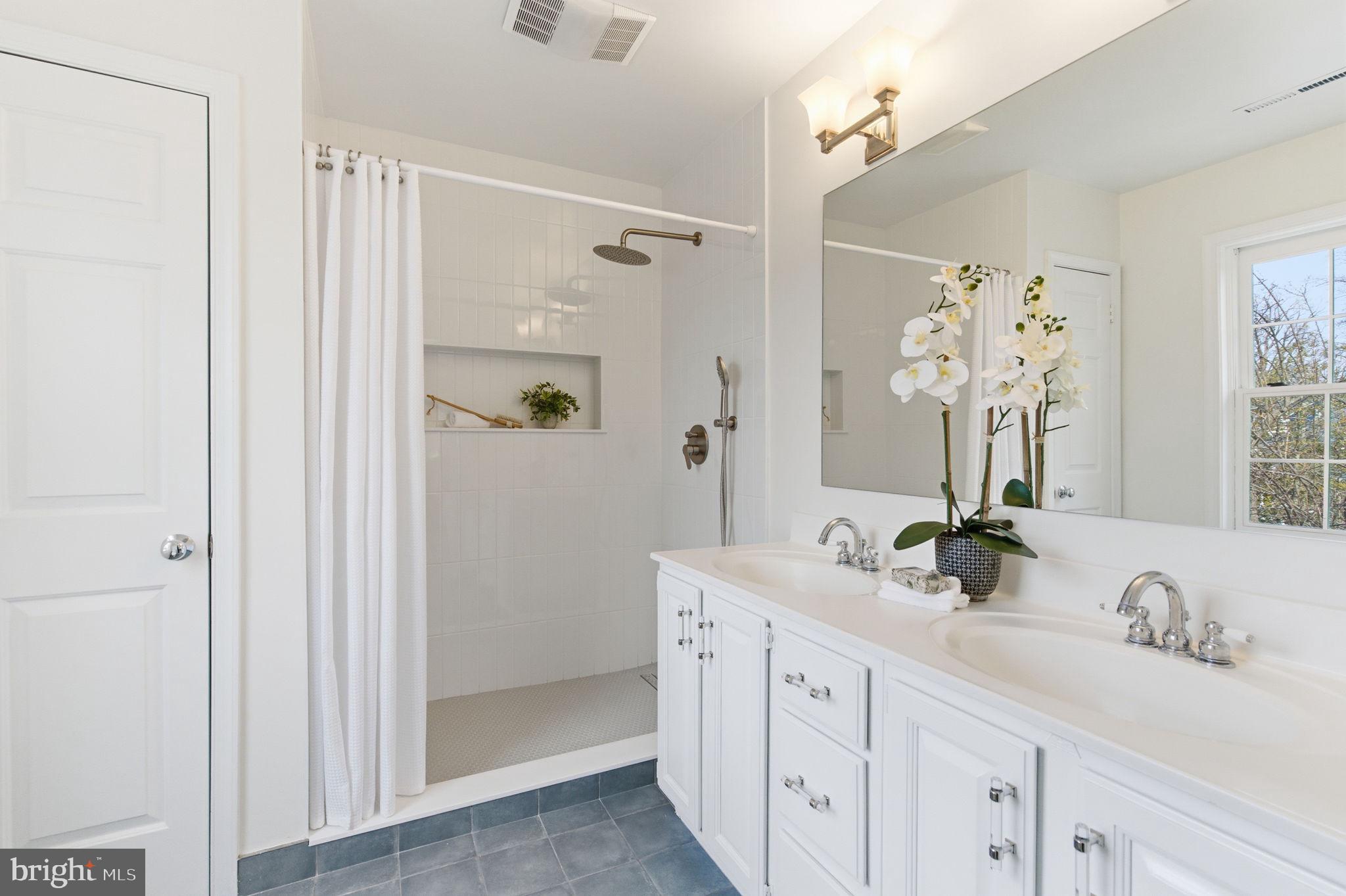 5623 HUNTINGTON PARKWAY