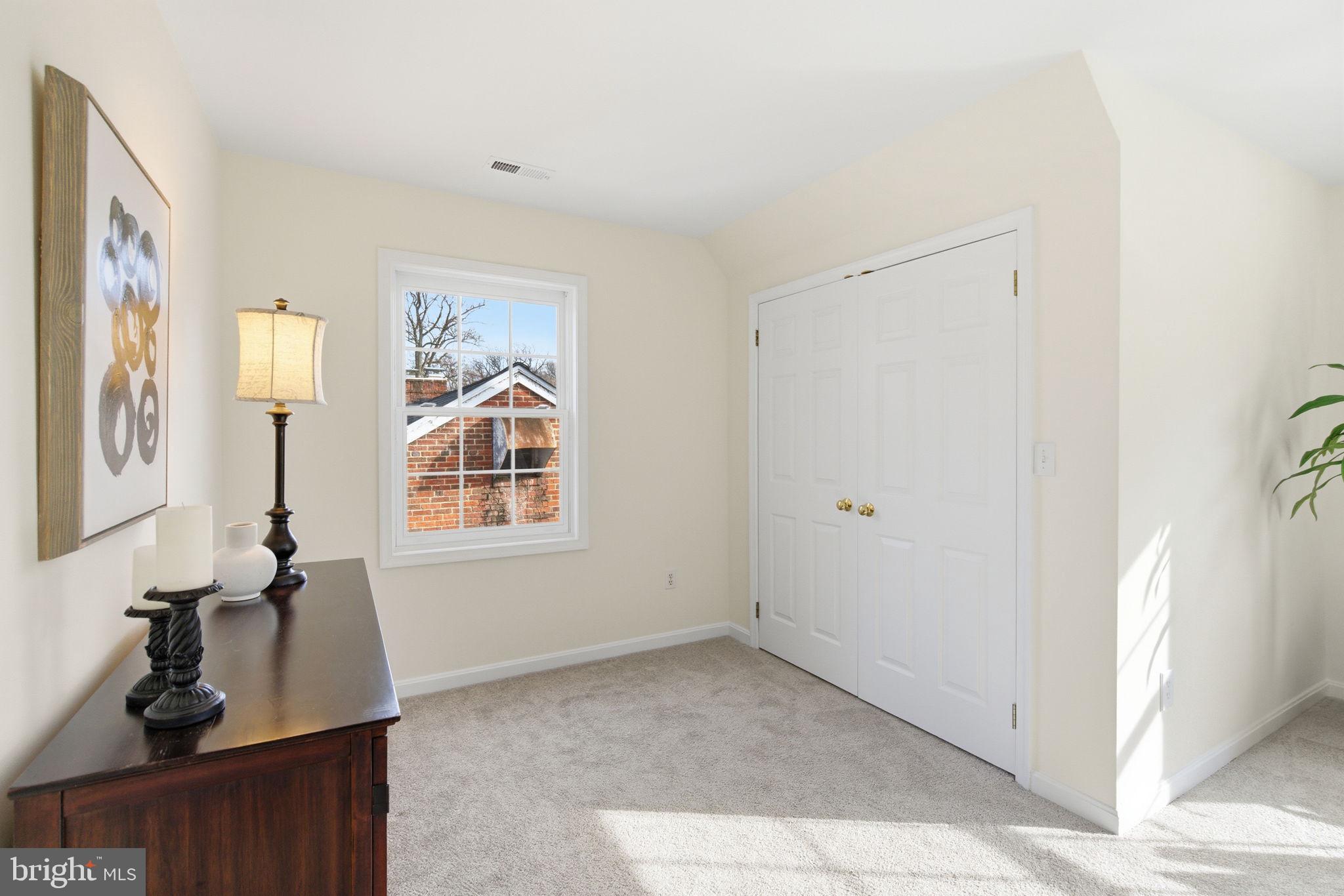 5623 HUNTINGTON PARKWAY