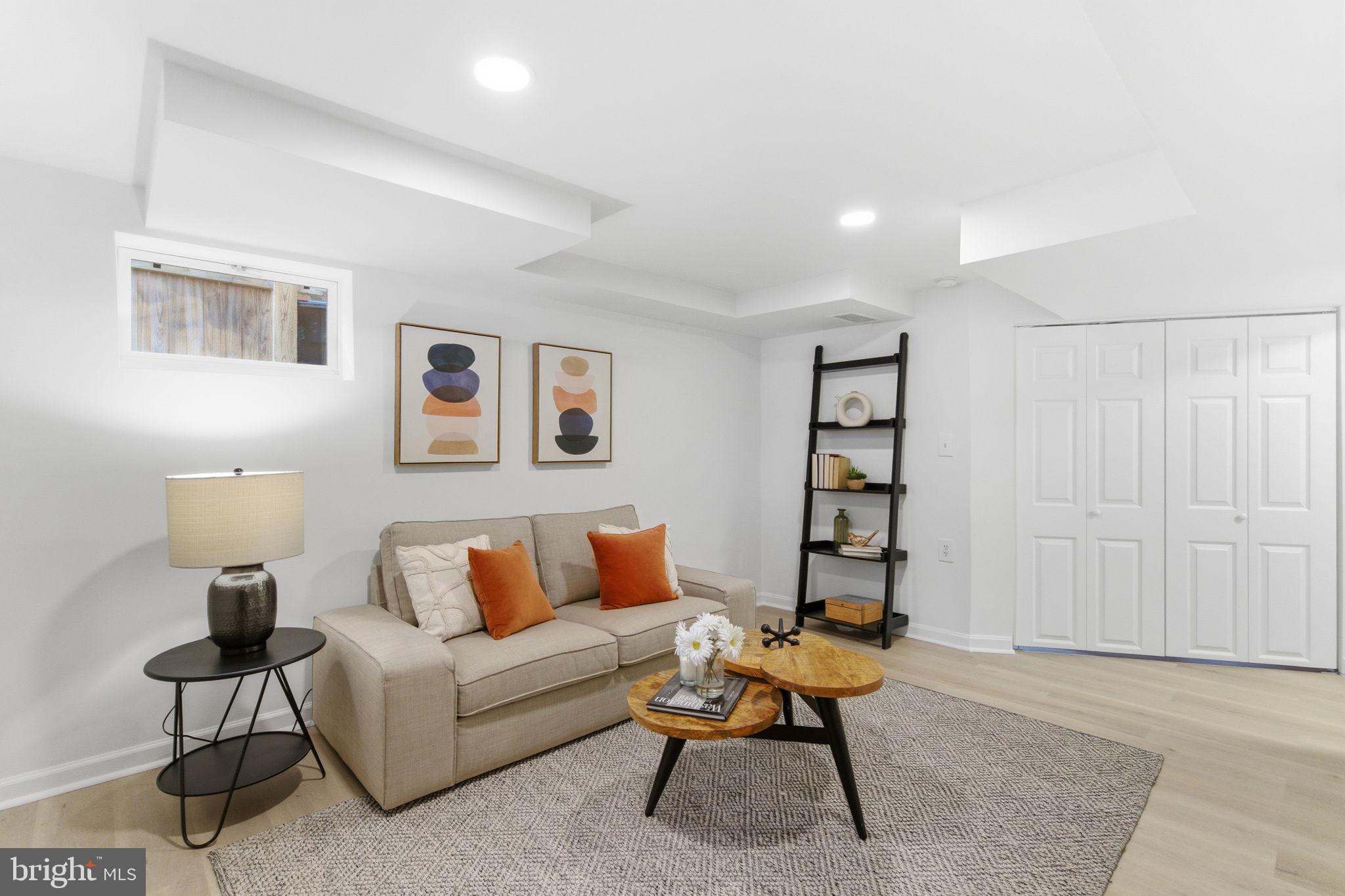 5623 HUNTINGTON PARKWAY