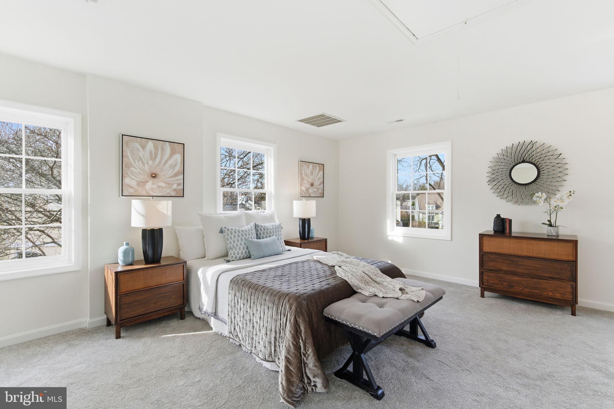 5623 HUNTINGTON PARKWAY