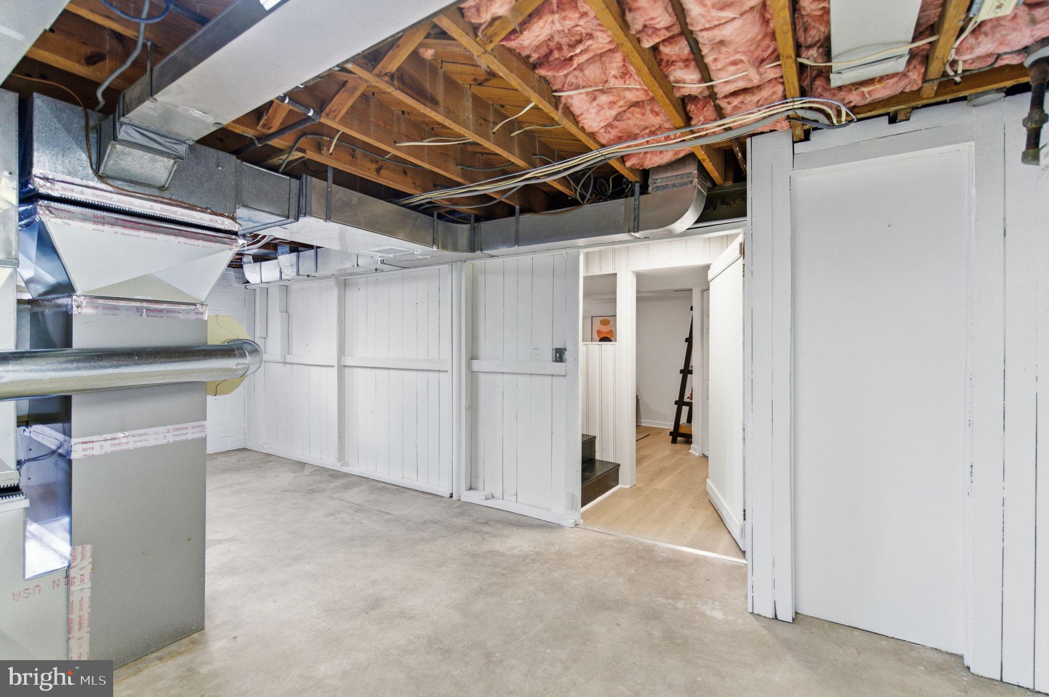 5623 HUNTINGTON PARKWAY