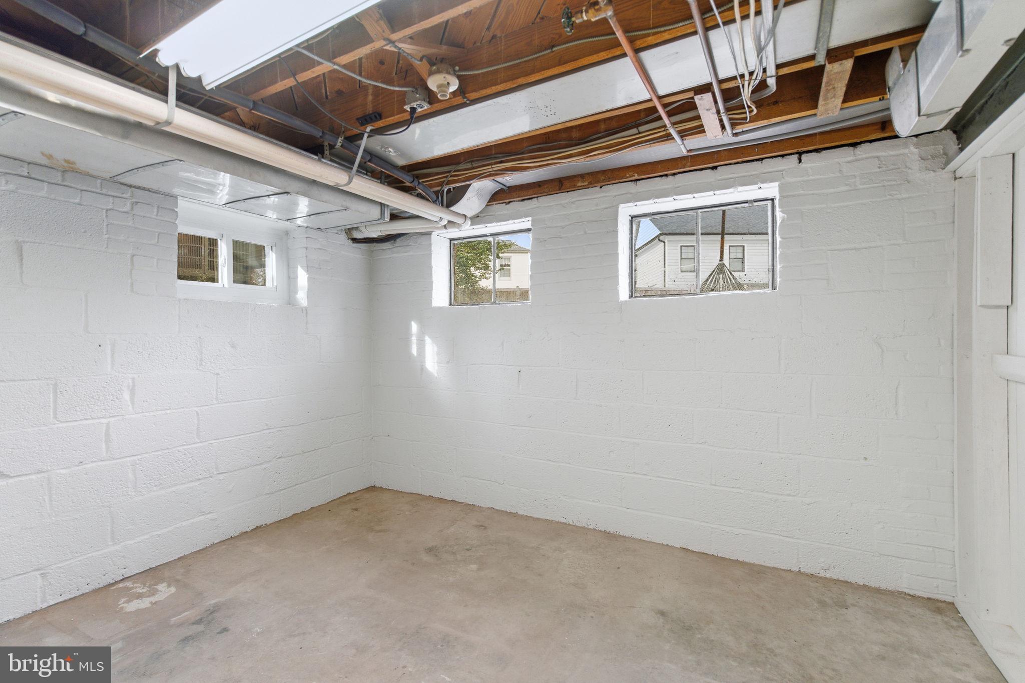 5623 HUNTINGTON PARKWAY