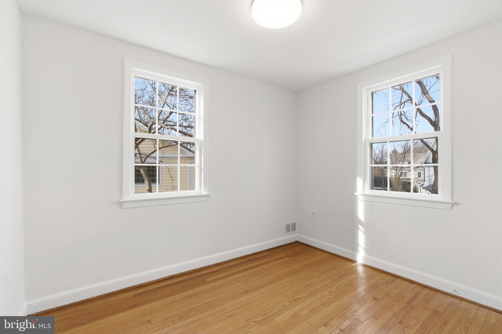 5623 HUNTINGTON PARKWAY