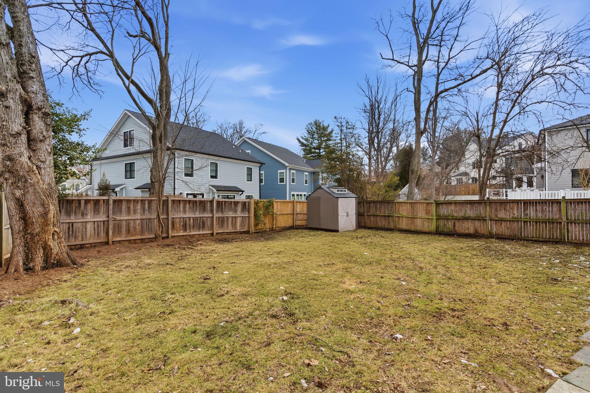 5623 HUNTINGTON PARKWAY