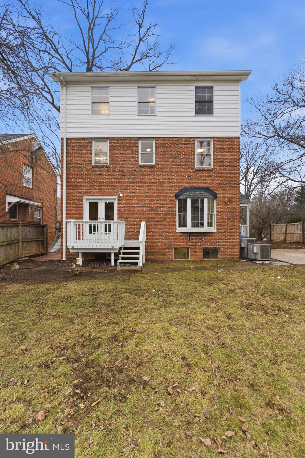 5623 HUNTINGTON PARKWAY