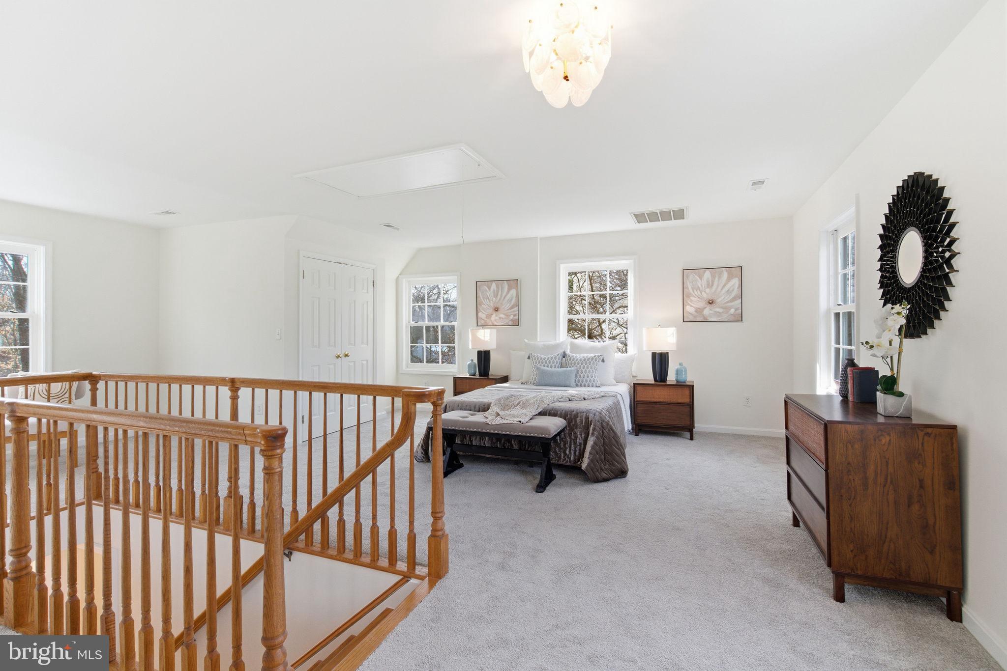 5623 HUNTINGTON PARKWAY