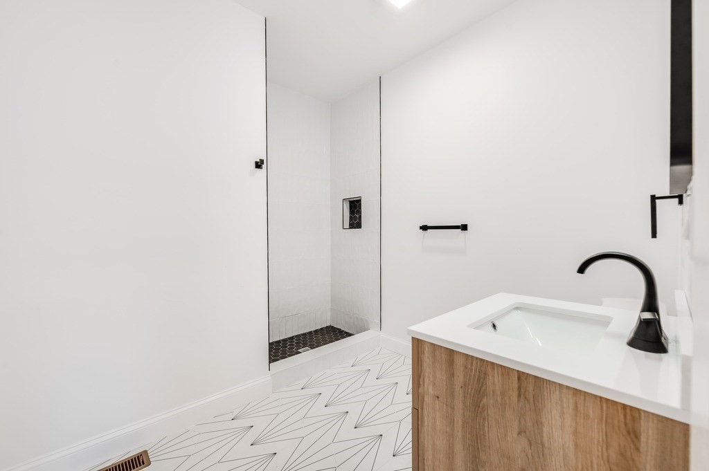 121 Florence Street # 1