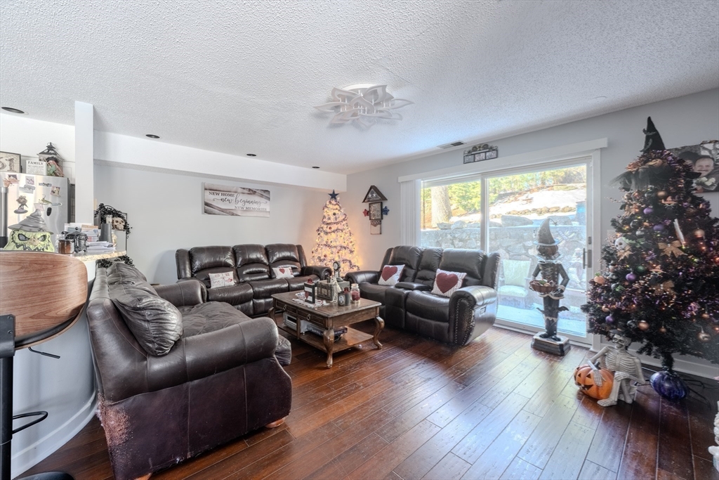 11 Countryside Ln # 11