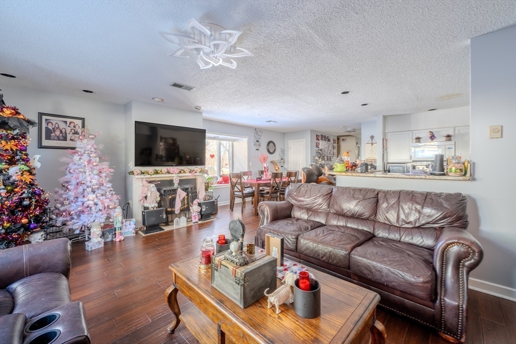 11 Countryside Ln # 11