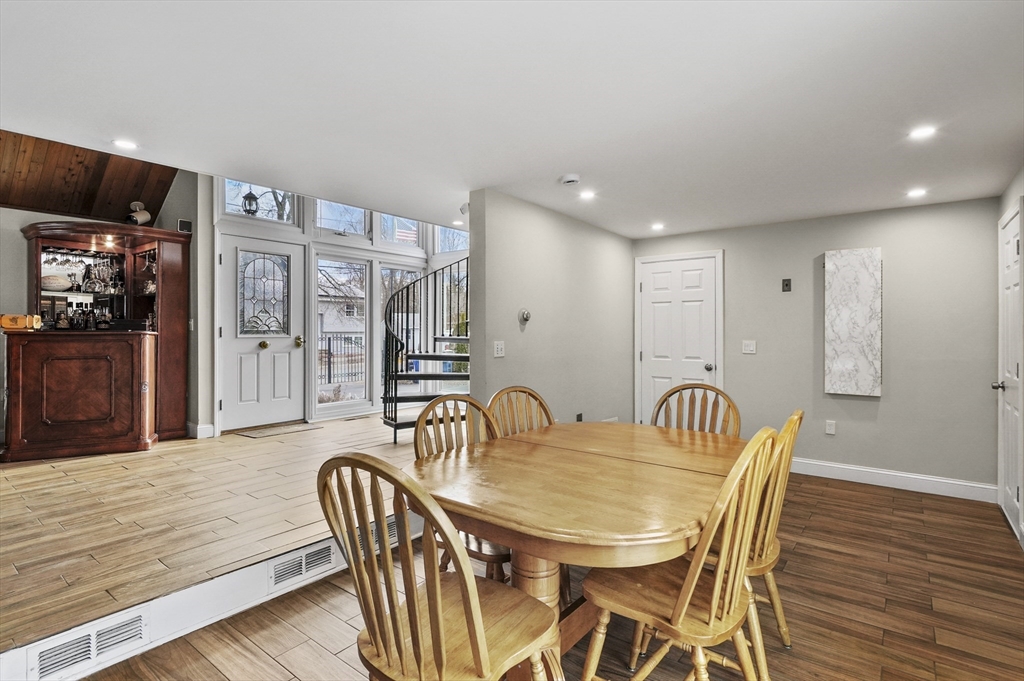 28 Veranda Ave