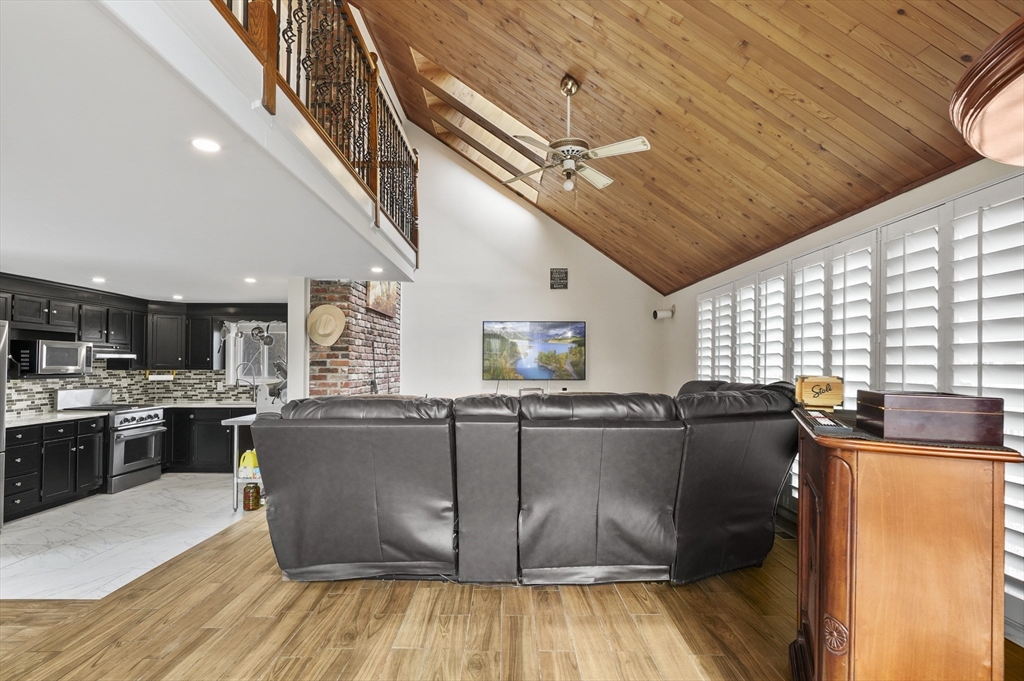 28 Veranda Ave