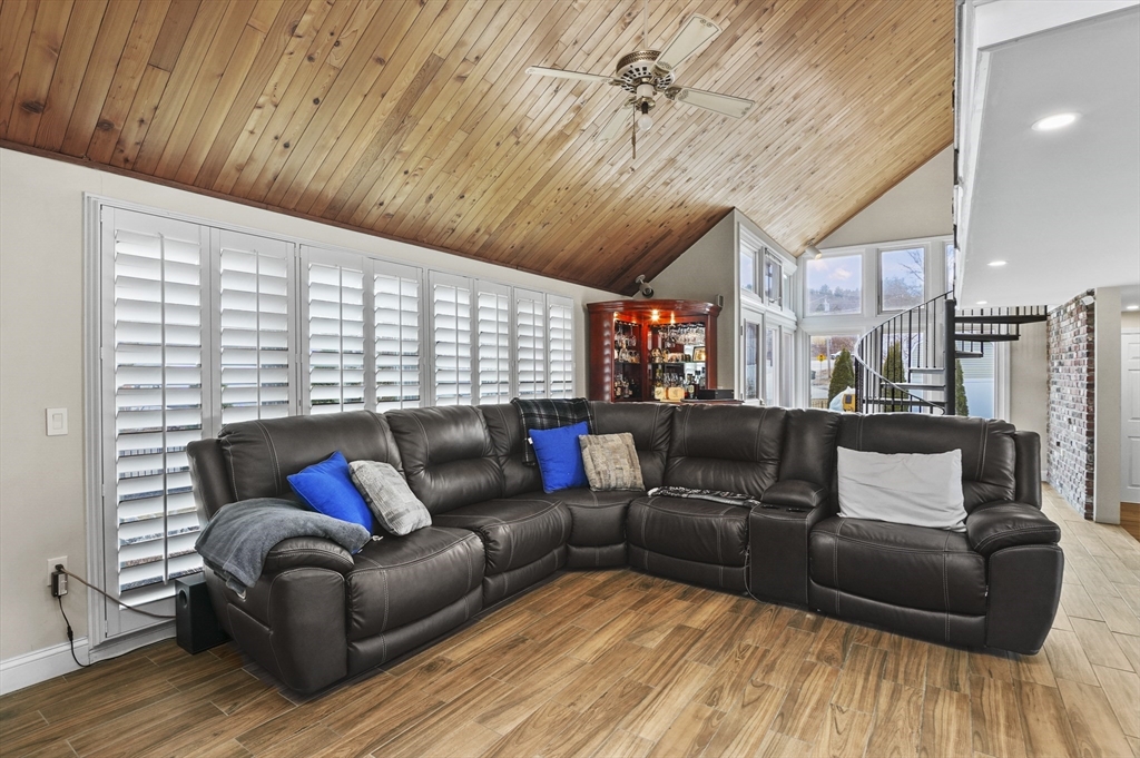 28 Veranda Ave