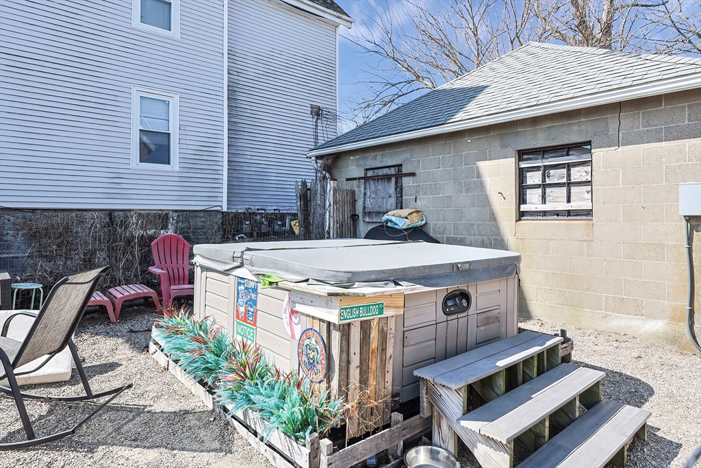 20 Hodges Ave