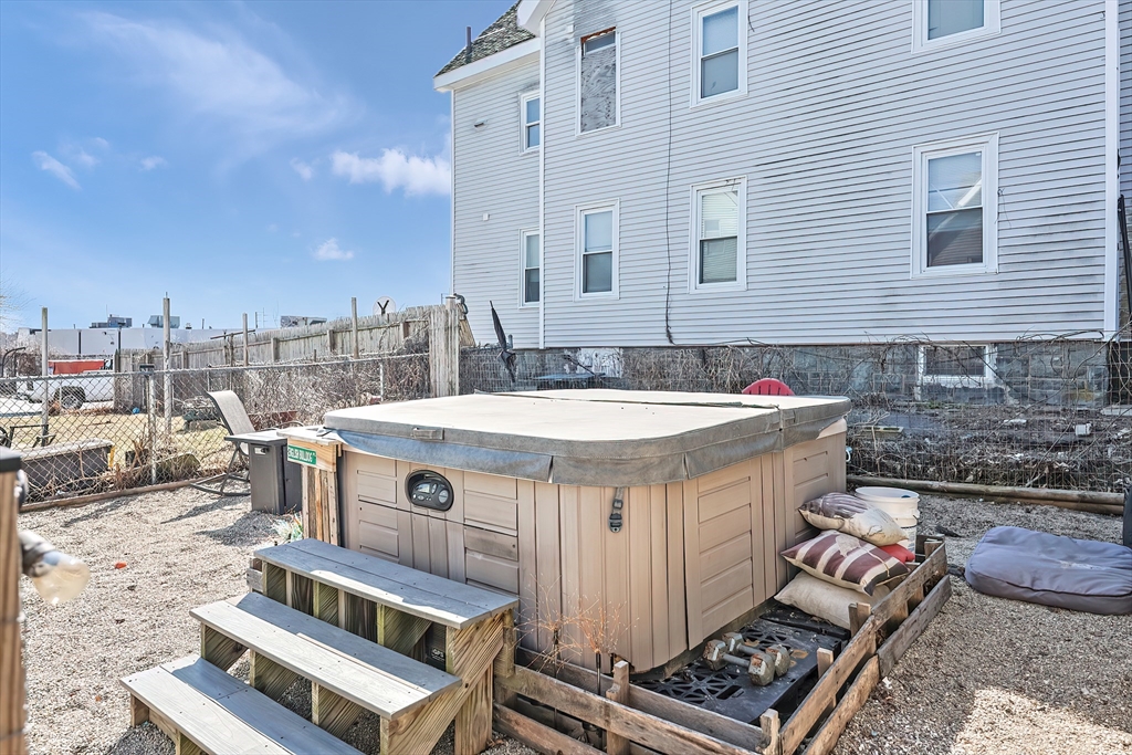 20 Hodges Ave