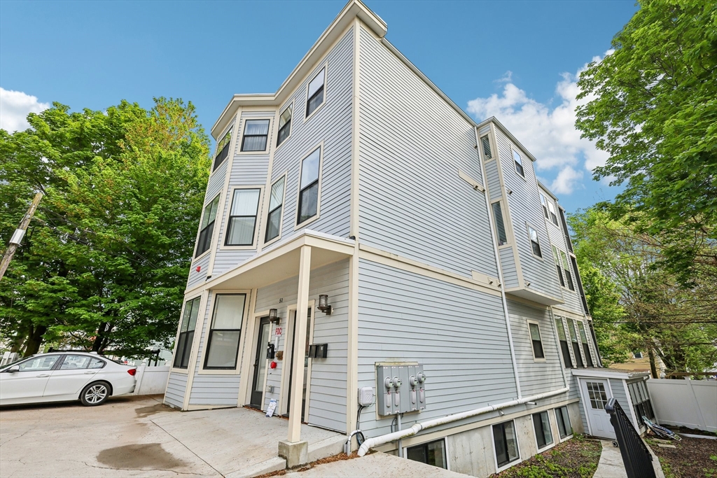 51 Hamilton Street # 3