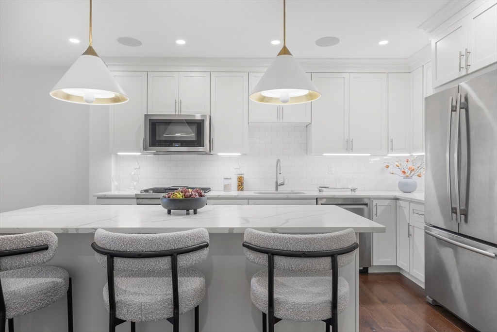 480 W Broadway # 303