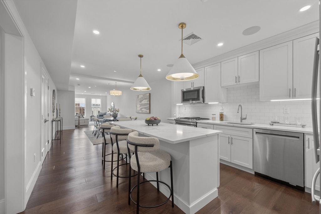 480 W Broadway # 303