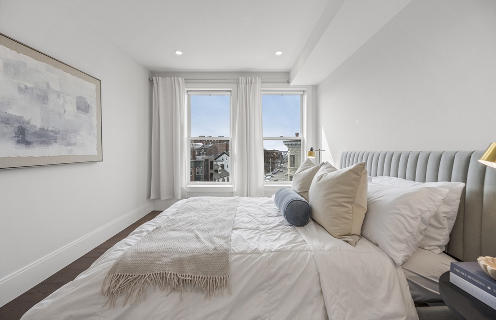 480 W Broadway # 303