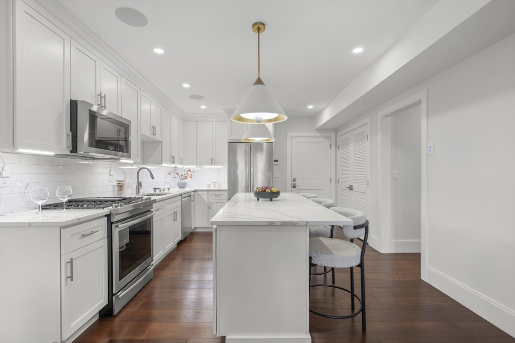 480 W Broadway # 303